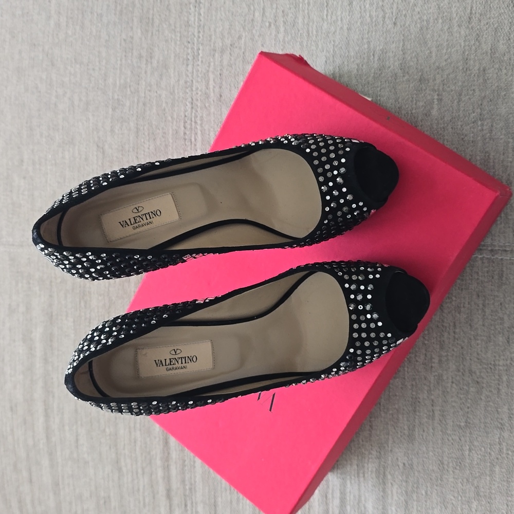 Valentino Garavani AUTH Black Suede Crystal & Stud Embellished Peep Toe Pumps